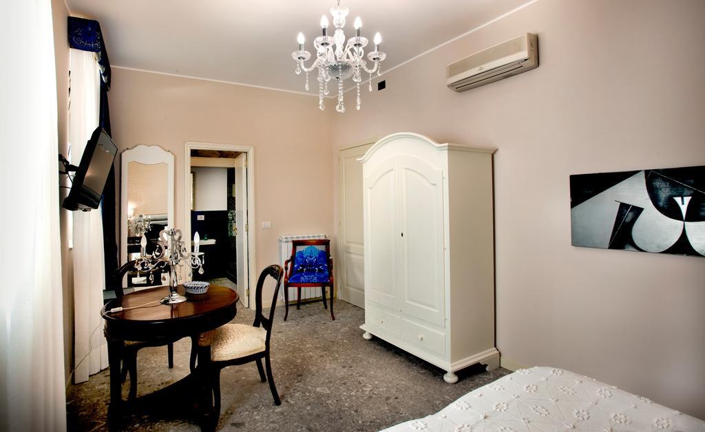 טאורמינה Porta Di Mezzo Luxury Suites & Rooms חדר תמונה